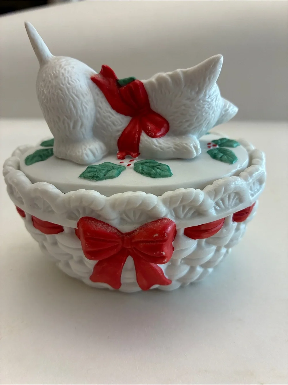 Lefton White Cat Trinket Box with Red Bows and Green Holly